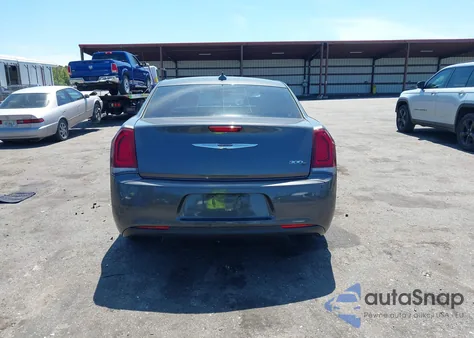 2016 Chrysler 300 из США, поврежденный, VIN 2C3CCABG1GH243377